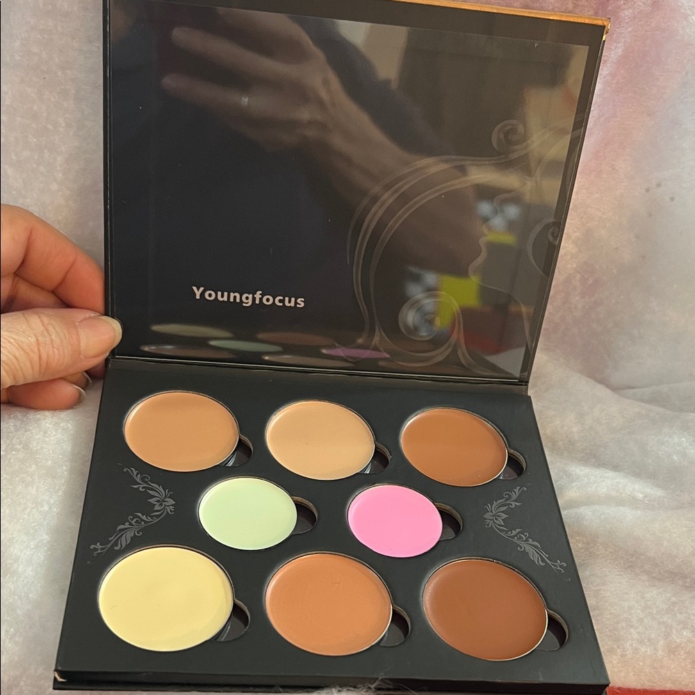 Makeup Palette with Pink and Cream Shades